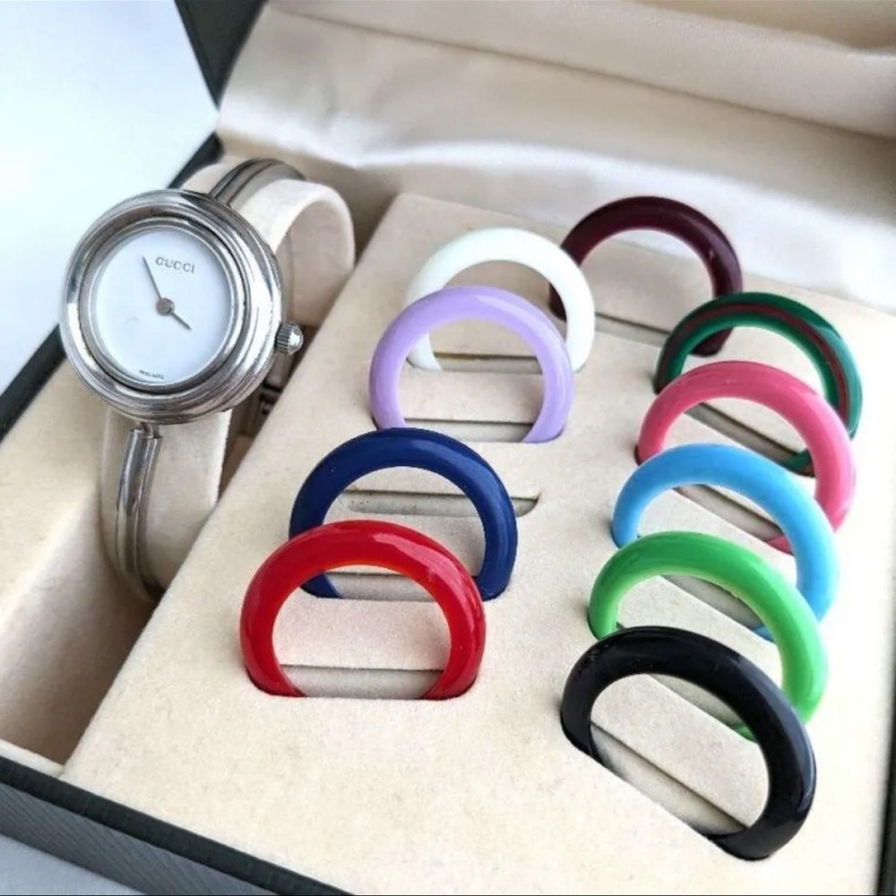 GUCCI Silver Italian Luxury Bracelet Watch with Bezels for changing